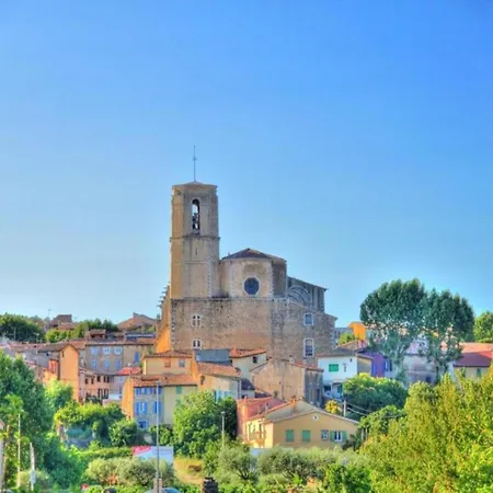 Nyaraló In Near Sablettes