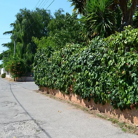 Nyaraló In Near Sablettes *